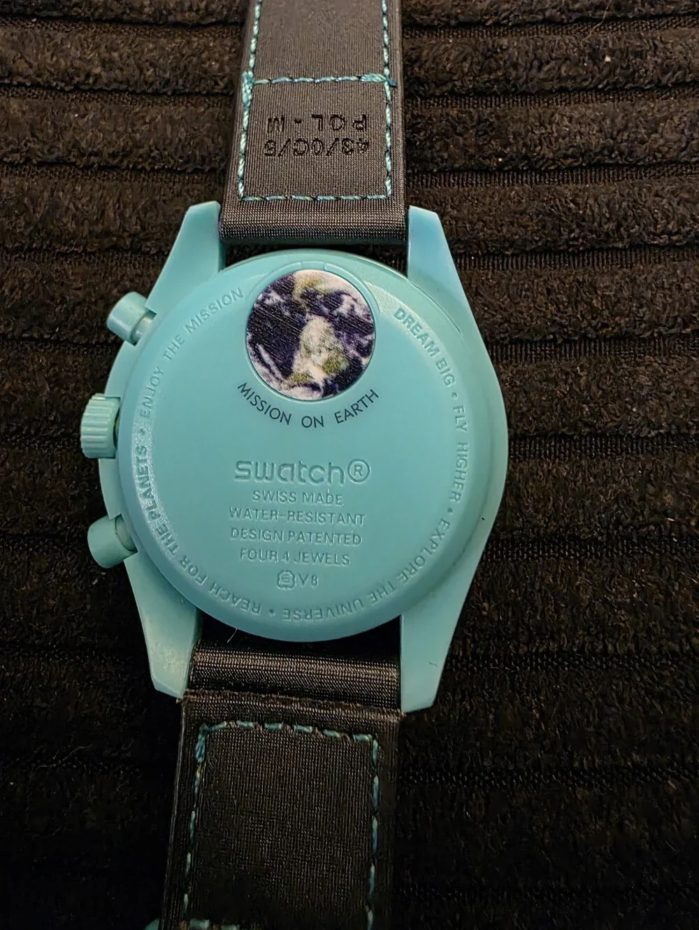 Bioceramic MoonSwatch Mission on Earth – Polar Lights